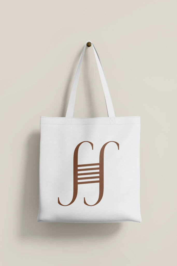 Mockup di una borsa in tela per il brand HugeGrind